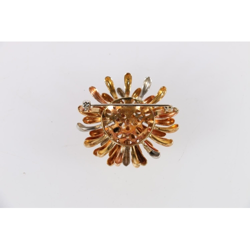 119 - 18ct gold tri-colour starburst brooch, 16.5g.