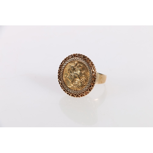 161 - An Edwardian 1908 gold sovereign in a 9ct yellow gold ring mount with pierced mount, size V, 15.5gra... 