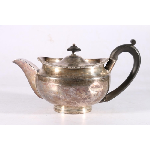 43 - George III sterling silver teapot of plain form, Rebecca Emes and Edward Bernard I , London 1816, 64... 