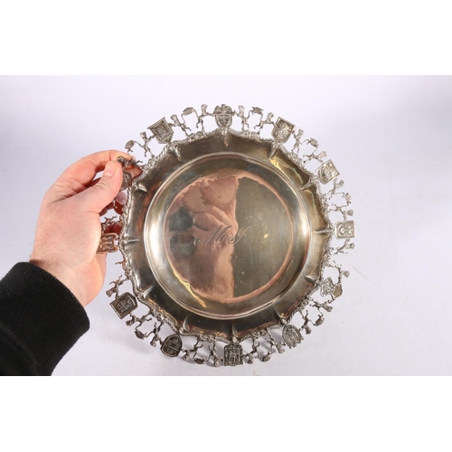 63 - Silver dish surrounded by crests, possibly provinces of Columbia, stamped underside '0925' and '8000... 