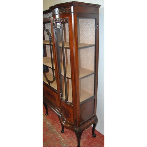 350 - Art Nouveau mahogany display cabinet in the manner of Thomas Chippendale, the geometric frieze above... 