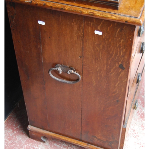 358 - Early 18th century Queen Anne walnut cabinet on chest, the cabinet top with a long drawer above two ... 