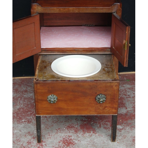 373 - 19th century George III style mahogany night commode, with open tray top above two small doors and a... 