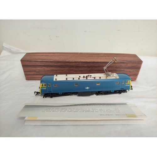 64 - Liliput / Trix Trains. Two boxed 00 gauge E3000 class model trains comprising of an E3001 & a Br... 