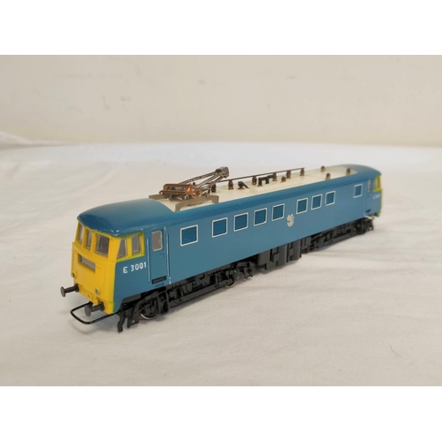 64 - Liliput / Trix Trains. Two boxed 00 gauge E3000 class model trains comprising of an E3001 & a Br... 