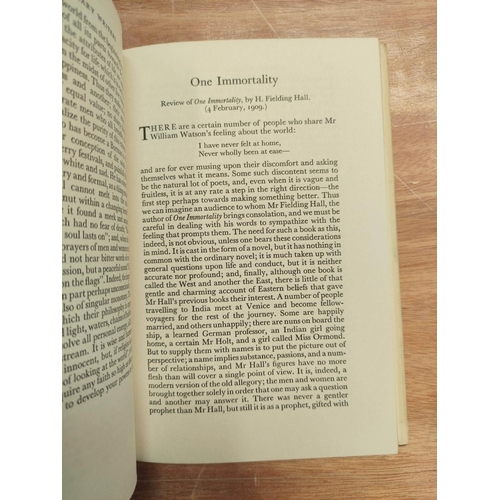 218 - HOGARTH PRESS (Pubs).&nbsp;&nbsp;Two essay vols. by Virginia Woolf, published posthumously, Contempo... 