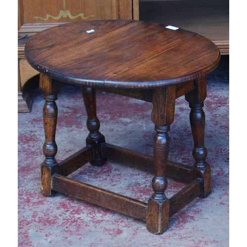 382 - Charles II style oak jointed table with drop ends, on turned column supports with plain adjoining un... 