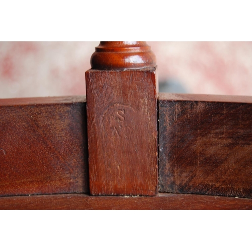 388 - Edwardian inlaid mahogany occasional table, the oval top inlaid with satinwood stringing, on four tu... 