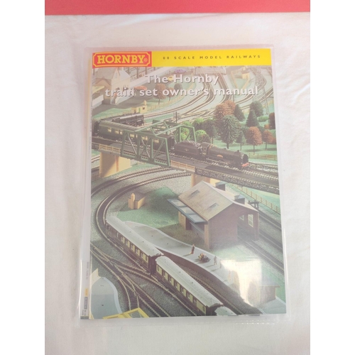 69 - Hornby 00 gauge Orient Express R1038 locomotive box set comprising of track, power supply, three Pul... 