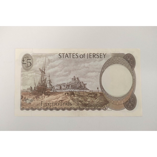 135 - Banknotes Jersey. Elizabeth II Pristine banknotes to include a 1983 £10 note prefix DB163389 green f... 