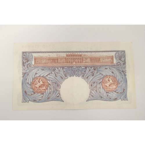 138 - Banknotes. Collection of pristine British banknotes to include regional issues comprising of a 1940s... 