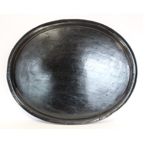 246 - Large 19th century oval black lacquer papier mâché tray with painted decoration in pred... 