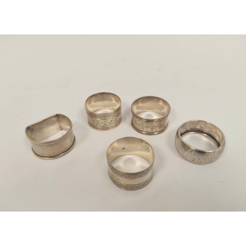 152 - Five silver napkin rings, various, 90g.