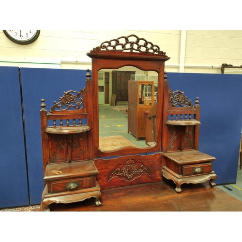 502 - Antique Chinese export lacquer dressing table, Origin Shanghai. In the European taste with pierced p... 