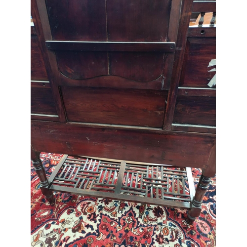 502 - Antique Chinese export lacquer dressing table, Origin Shanghai. In the European taste with pierced p... 