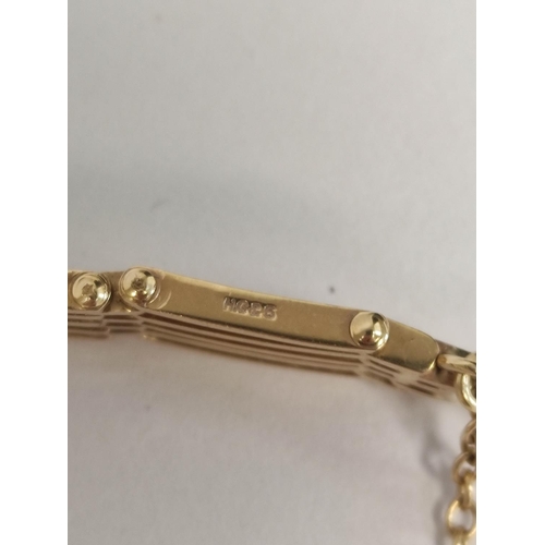 79 - Gold gate bracelet with close links, 27.5g.