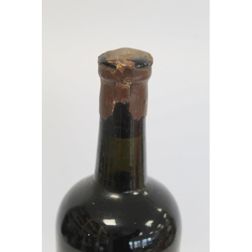 189 - Vintage port: 1945 Constantino Vintage Port, 75cl.