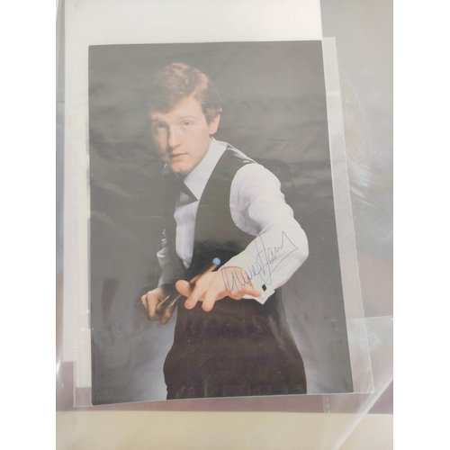 237 - Folder containing a collection of celebrity autographs to include Freddie Starr, Shanon Gless, Sandy... 