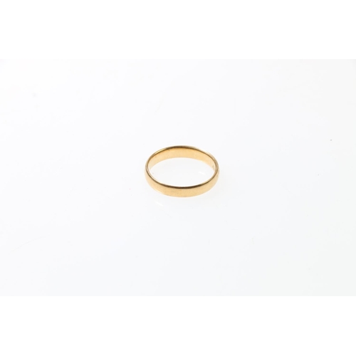 108 - 18ct gold wedding band, Edinburgh, 1954, size O, 3.8g.