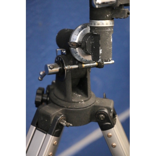 200Q - Tasco Luminova telescope 40-114675, D=144mm, F=900 on tripod stand.