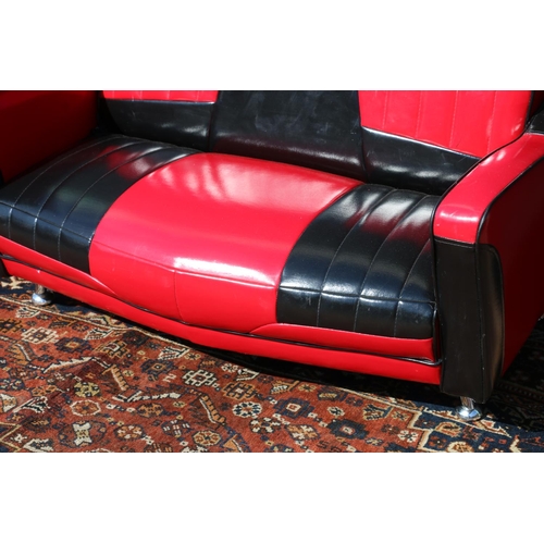 577 - Sofine by Fineline pet bed in the form of an Art Deco two seater sofa, 86cm wide.