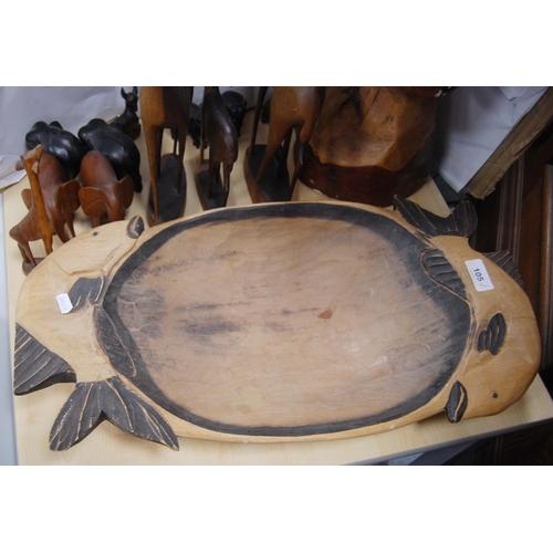 105 - Collection of wooden ornaments to include a burr wood bowl modelled as a fish, figures of deer and a... 