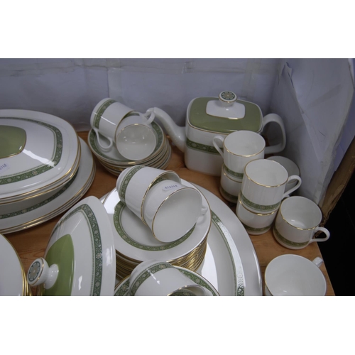 118 - Large Royal Doulton 'Rondelay' pattern tea, coffee and dinner service.  