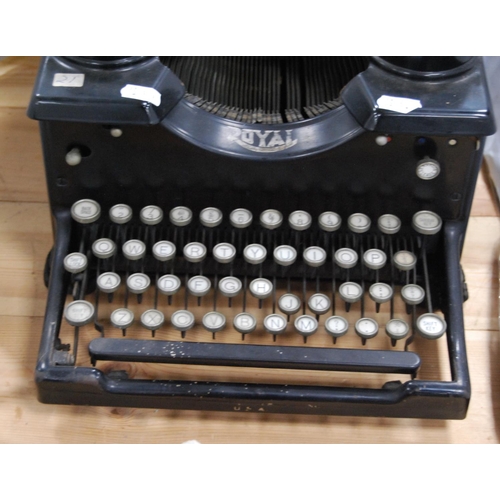 119 - Royal typewriter.