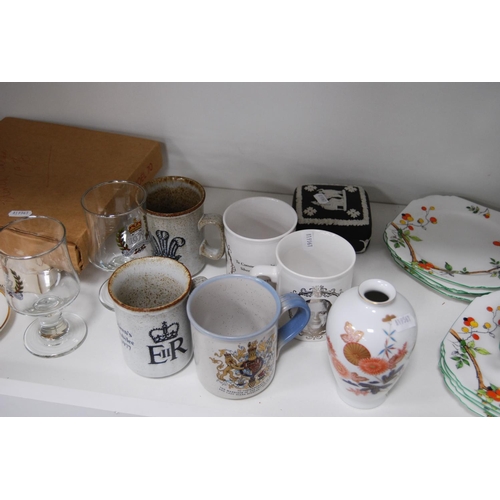 183 - Royal Paragon 'Orchard' pattern part set, Wedgwood box and cover, commemorative mugs, oriental-style... 