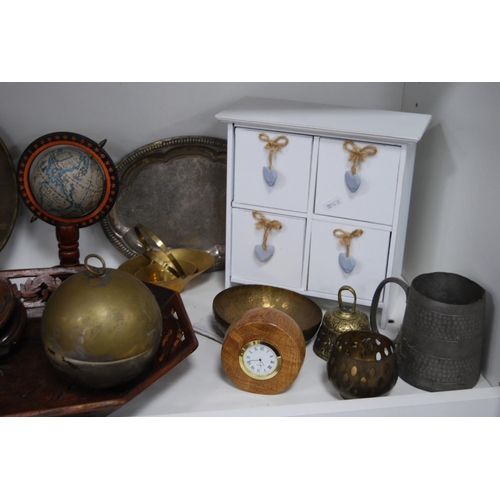 192 - Brassware to include bell, dishes, ornaments, modern jewellery cabinets, cigarette case, also a wood... 