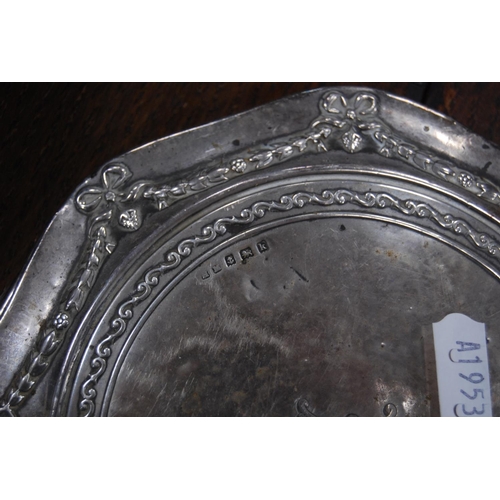 22 - Group of EP to include a large engraved presentation bowl, tray, salver, circular tray and a silver-... 