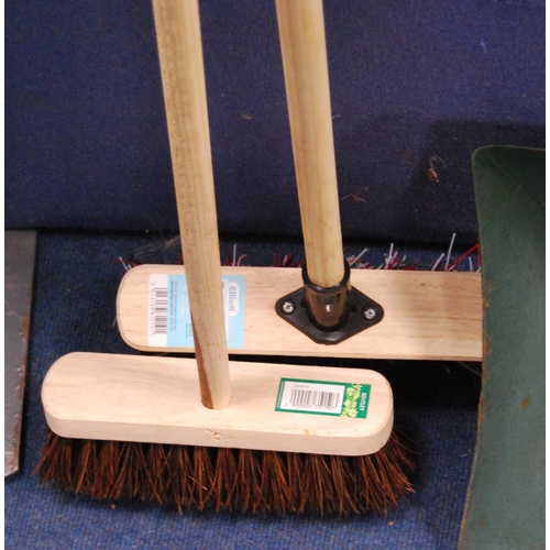 35 - Gardening shovel and two as-new brushes.  (3)