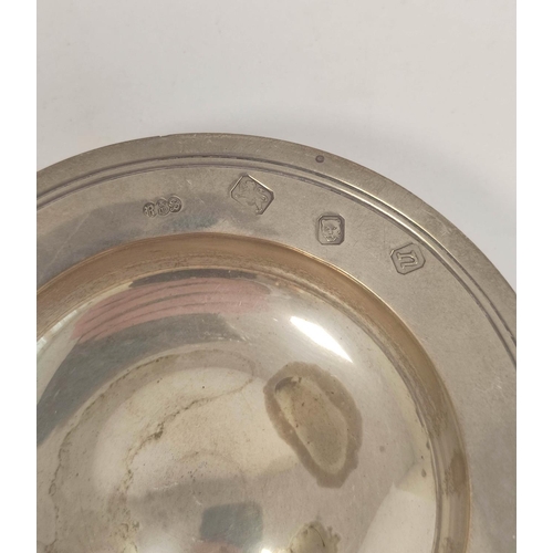 24 - Three silver copies of the Armada Dish 8cm, 9.5cm and 10.4cm. 148g / 4½oz.