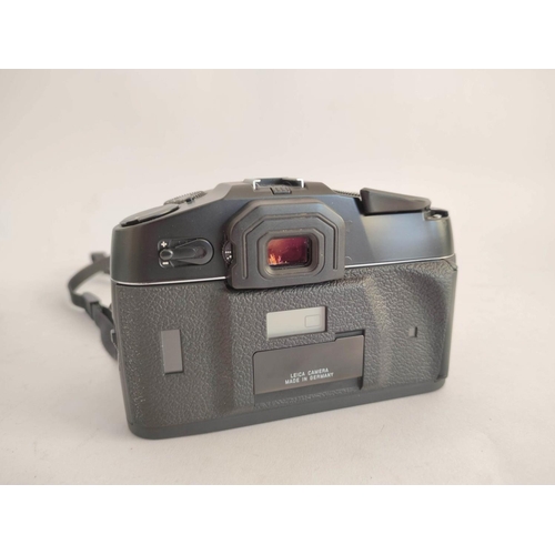 447 - Leica R9 SLR camera body, black, serial no. 2882832, with strap & box.