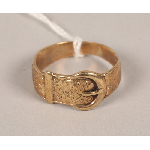 95 - 9 carat yellow gold 'belt' ring; 4.2g gross weight