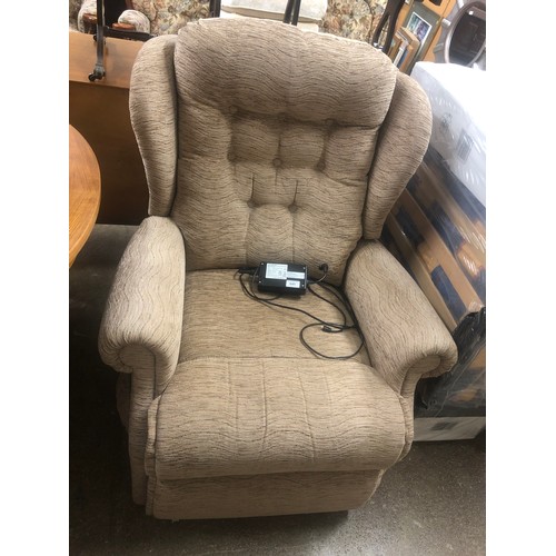 645 - Electric reclining chair