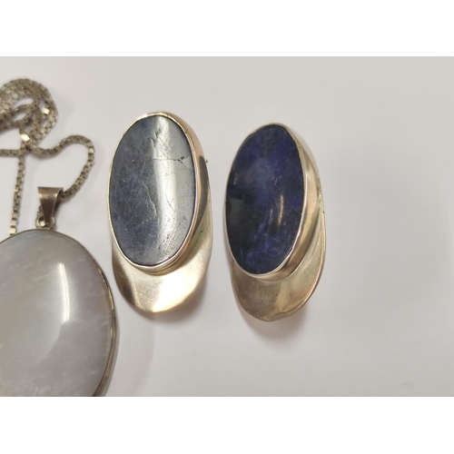 99 - Group of 925 silver to include a pair of Art Deco-style lapis-type earrings, agate-style pendant on ... 