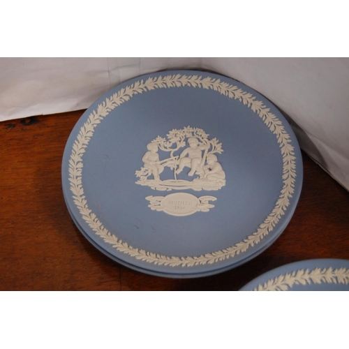 117 - Collection of Wedgwood blue Jasper ware to include Christmas plates, commemorative plates etc.&nbsp;... 