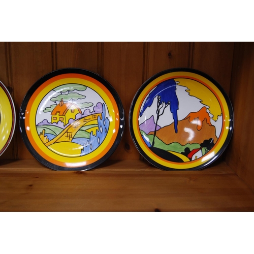 33 - Collection of ten assorted Wedgwood Clarice Cliff 'Bizarre' limited edition plates.&nbsp; (10)