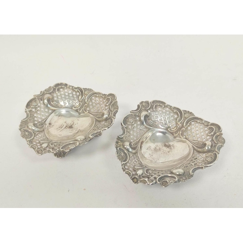 79 - Pair of pierced bon bon dishes of heart shape, 1893, 100g / 3oz.