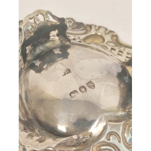 79 - Pair of pierced bon bon dishes of heart shape, 1893, 100g / 3oz.