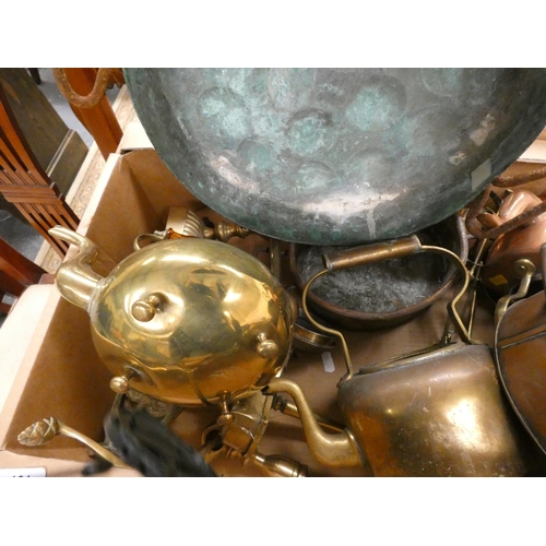 101 - Box of brass ware items.