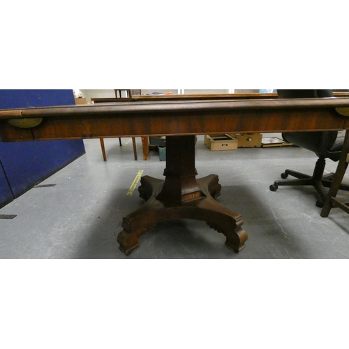 59 - Large antique pedestal breakfast / dining table.