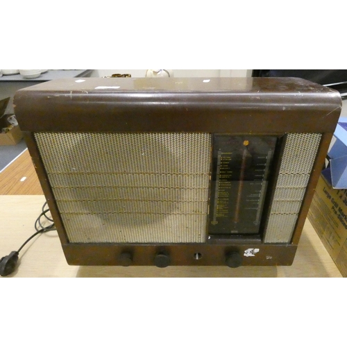 60 - Vintage Pye radio (Electrical testing/re-wiring required).