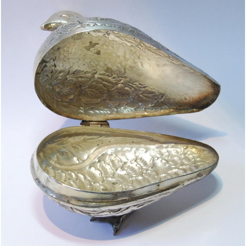 133 - Middle eastern silver box modelled as a duck, 11.5cm, 180g or 5½oz.