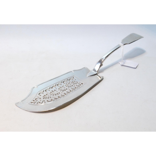 84 - Silver fish slice, fiddle pattern, initialled, by Wm Eley, 1829, 149g or 4½oz.