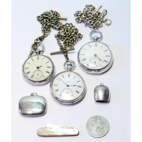 98 - Silver curb watch guard, 1906, a small compact, a cowbell pendant, a fruit knife, a crown and three ... 