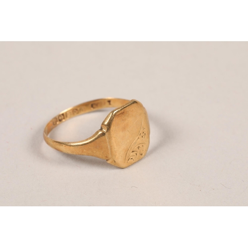 124 - Gents 9 carat gold signet ring; gross weight 2.1g; ring size P