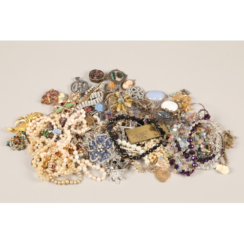 180 - Assortment of costume jewellery