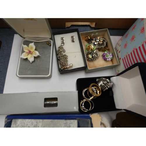 223 - Box of costume jewellery including a large men's bracelet.